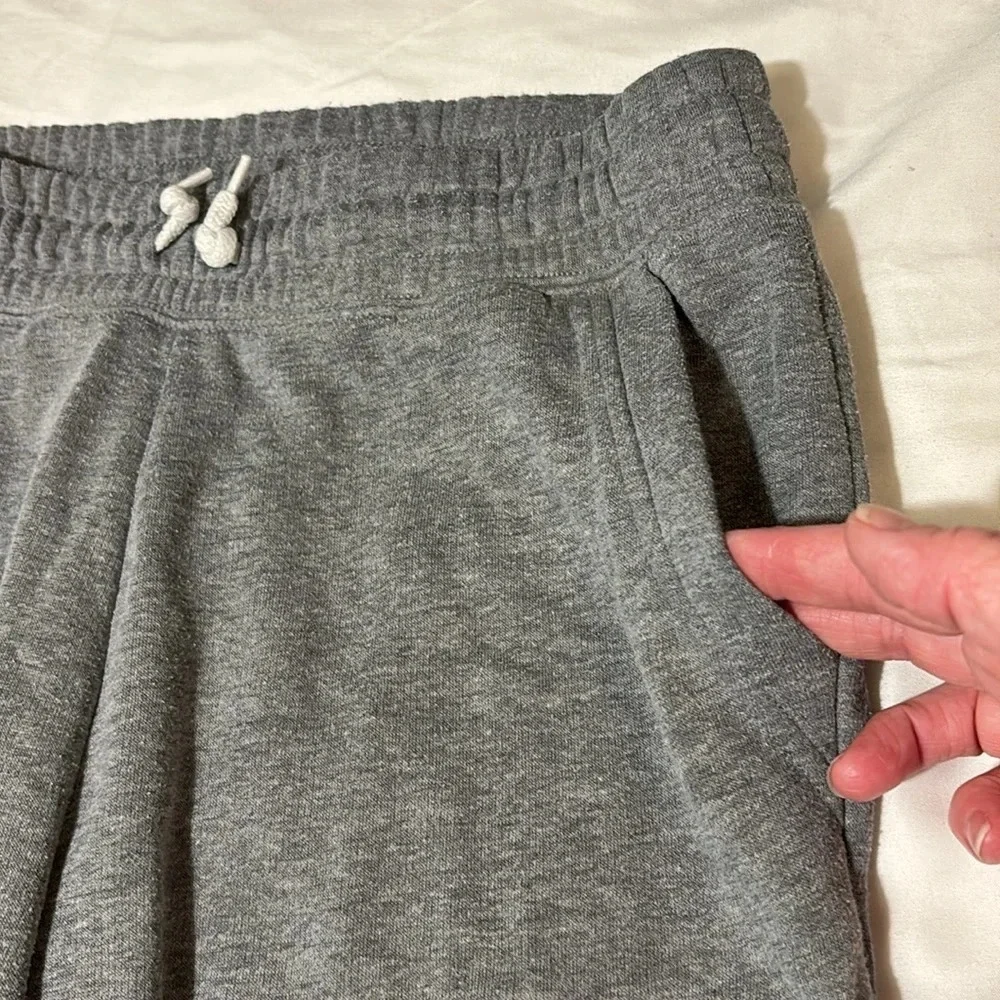 Old Navy Gender-Neutral Sweatpants Gray with Pockets size XXL (18)